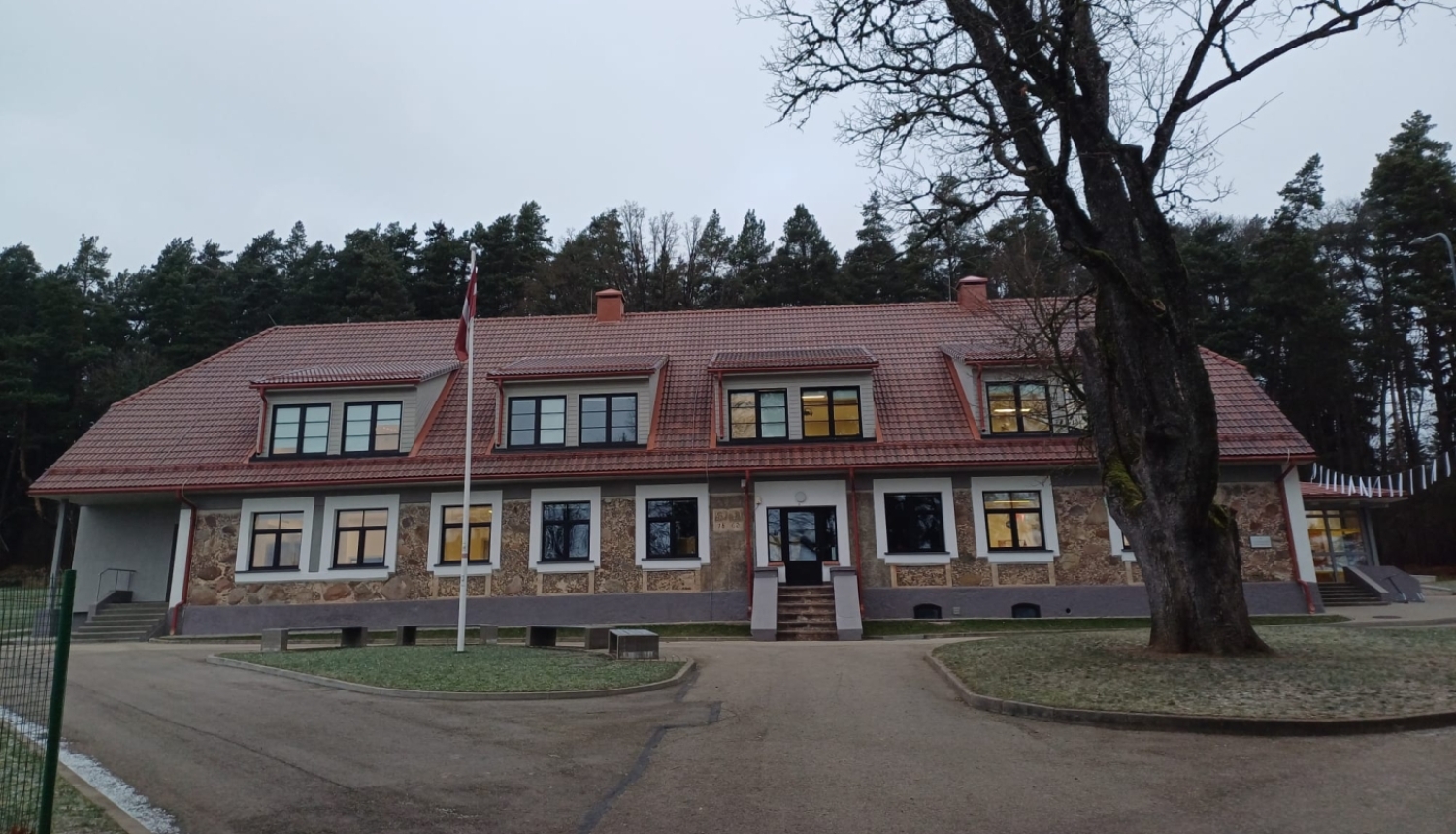 Milzkalnes sākumskola